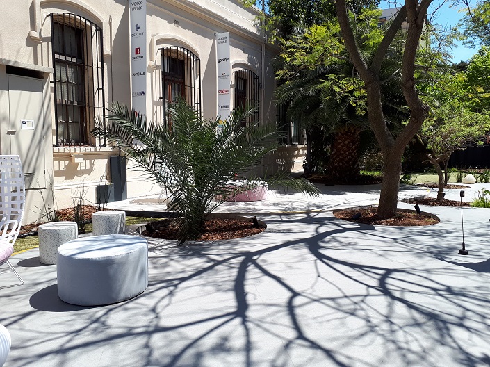 Casa FOA: Arquitectura, diseño interior y paisajismo en Devoto
